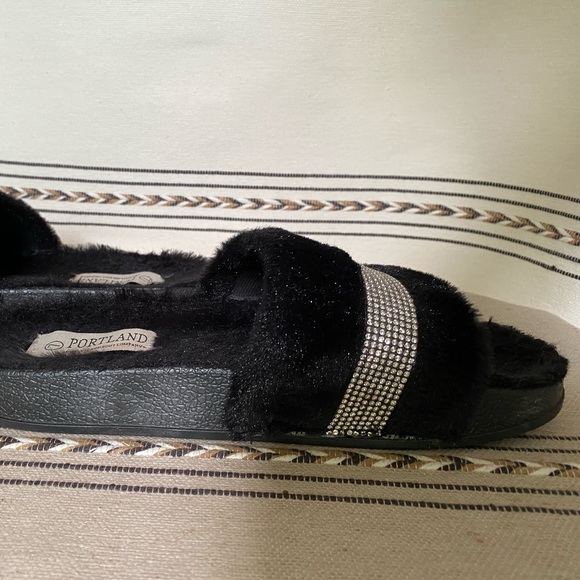 Black faux fur w sparkle Portland boot company slipper women’s 7 great condition - Picture 4 of 10